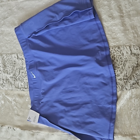 Nike PRO XXL High-waisted 3" Skort with pockets - Color: Blue Joy - Picture 9 of 10